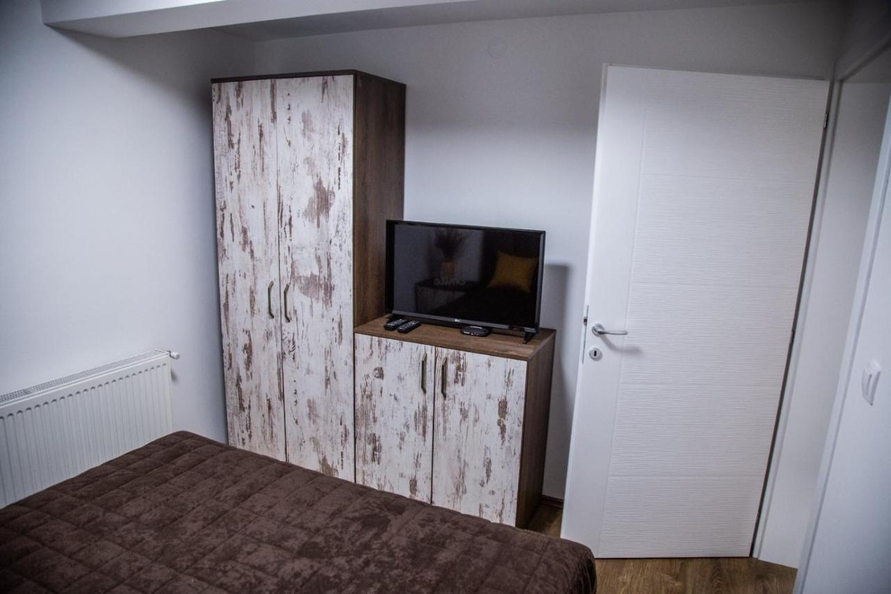 Smile Apartment Pirot Exterior photo